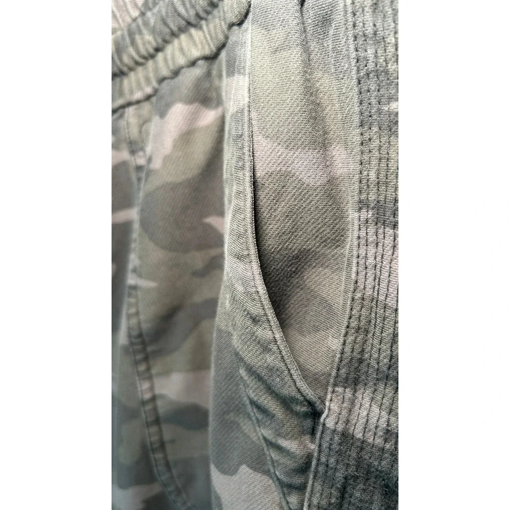 Athleta Camo Farallon Jogger Pants Brown Grey Camouflage‎ Size 18 535275-02